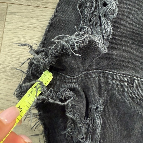 Topshop Black Distressed Denim Mom Shorts - Picture 9 of 9